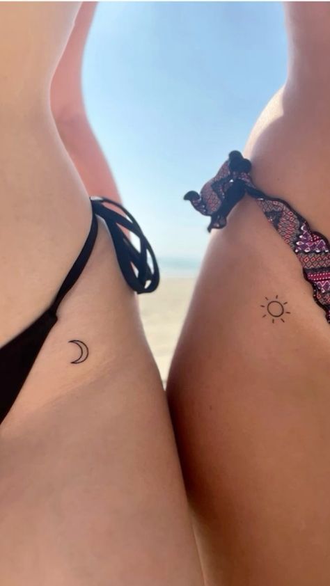 Matching Ankle Tattoos Couples, Best Friend Small Matching Tattoos, Tattoo Ideas Small Best Friend, Cute Tatoos Ideas, Best Friends Tattoos Boy And Girl, Tattoo Ideas 2 People, Mini Tattoos Matching Friends, Heart Tattoo For Best Friends, Hip Matching Tattoos