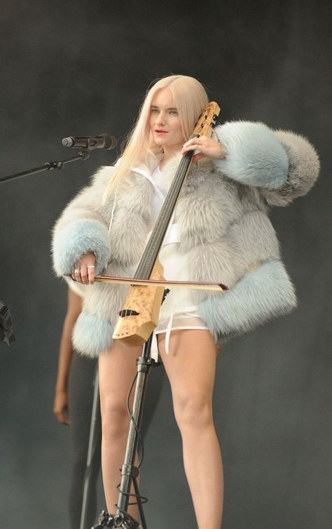 Grace Chatto, Bandit Aesthetic, Glastonbury Music Festival, Female Of The Species, Clean Bandit, Women Warriors, Glastonbury Festival, Polar Light, Martin Garrix