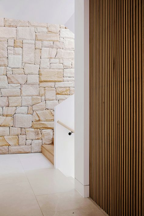 Bay View House by Fox Johnson and Alwill Interiors - Project Feature - The Local Project - The Local Project Stone Feature Wall, Stone Wall Cladding, Foyer Modern, Decorate Entryway, Pallet Decorations, Eclectic Aesthetic, Valentines Decorations, Landscape Elements, Decor Quotes