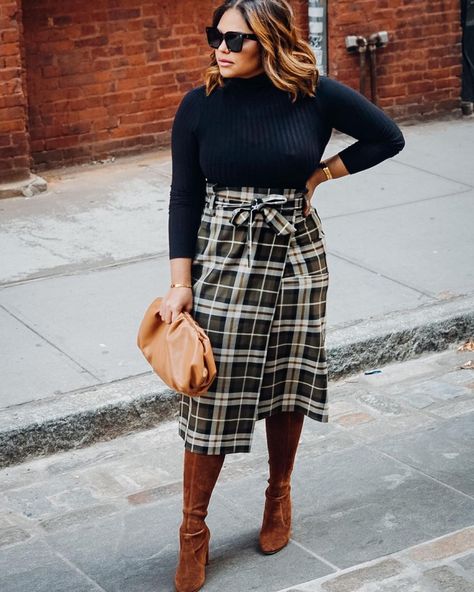 D I A N A W Y A T T pe Instagram: „Never stop learning because, life never stops teaching. http://liketk.it/312FY #liketkit @liketoknow.it #LTKcurves #LTKfit #ltkfall” Black Plaid Skirt Outfit, Favorite Color Black, Plaid Wrap Skirt, Jean Midi Skirt, Black Plaid Skirt, Plaid Skirt Outfit, Sequin Midi Skirt, White Pleated Skirt, Faux Suede Skirt