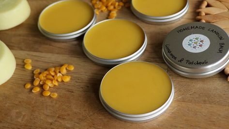 Homemade Lanolin Balm – dunkelgrun.com Healing Balm Recipe, Chapstick Recipe, Lanolin Lip Balm, Homemade Balm, Lanolin Cream, Diy Scrubs, Diy Makeup Recipe, Natural Skincare Recipes, Homemade Moisturizer