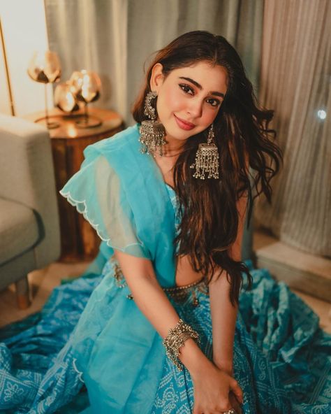 Niti Taylor, Classy Prom Dresses, Famous Artwork, Traditional Indian Outfits, Instagram Ideas Post, Chaniya Choli, Actress Pics, Girls Dp, Girls Dpz