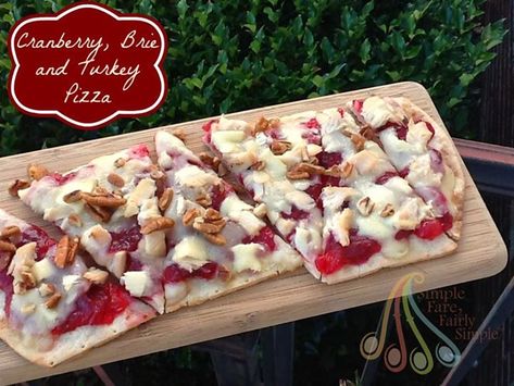 Simple Fare, Fairly Simple: Cranberry, Brie and Turkey Pizza Turkey Flatbread, Turkey Pizza, Cranberry Brie, Leftover Thanksgiving, Christmas Eats, Pizza Crusts, Naan Pizza, Main Dish Casseroles, Homemade Dough