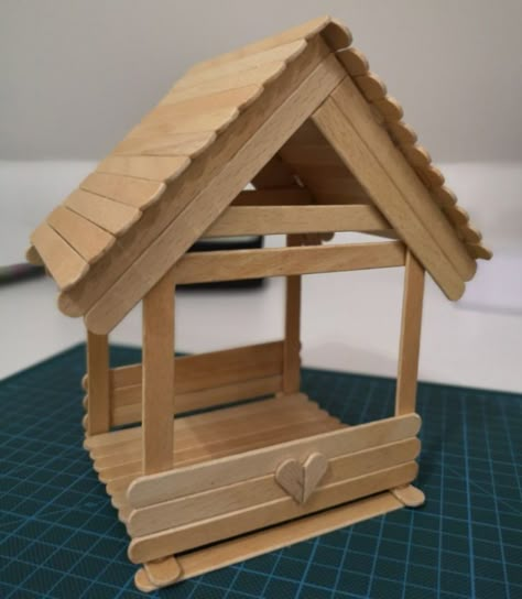 Popsicle Houses Diy, Wood Popsicle Stick Crafts, Things Made Out Of Popsicle Sticks, Bird Houses Popsicle Sticks, House From Popsicle Sticks, Cool Things To Make Out Of Popsicle Sticks, Popsicle Stick Sculpture Art, Popsicle Stick Houses Easy Step By Step, Crafts To Make With Popsicle Sticks