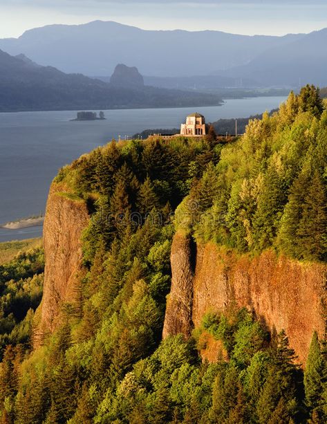 Vista House, Columbia River Gorge. Serene landscape from Crown Point State Park , #SPONSORED, #Serene, #Gorge, #Crown, #landscape, #House #ad Scene Setting, Gorge Oregon, Vista House, Visit Oregon, Columbia Gorge, Multnomah Falls, Hood River, Columbia River Gorge, Oregon Travel