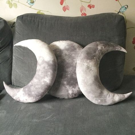 Celestial Pillows, Space Themed Bedroom Aesthetic, Moon Room Aesthetic, Moon Themed Bedroom, Moon Room Decor, Natural Light Home, Solar System Decor, Moon Pillows, Moon Cushion