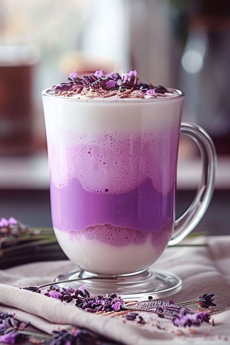 Lavender Milk Tea, Lavender Treats, Lavender Drinks, Milk Boba Tea, Jasmine Milk Tea Recipe, Smoothie Cubes, Moroccan Mint Tea Recipe, Creamy Drinks, Moon Milk Recipe