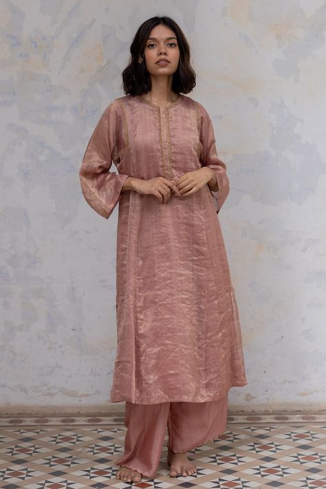 Shop for these amazing collections of Pink Kurta - Handwoven Silk Tissue Hazrat Striped And Pant Set For Women by Nirjara online at Aza Fashions. Marodi Embroidery, Tissue Kurta, Striped Kurta, Pink Kurta, Kurti Designs Latest, Indian Look, Scallop Hem, Stylish Dresses For Girls, Kurta With Pants