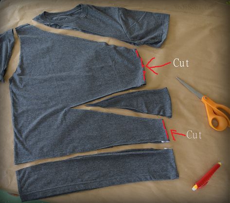 Cool Ways To Cut T Shirts, Cut Clothes Diy, Cute Ways To Cut A Tshirt, Cut Shirt Designs Diy, Diy Shirt Cutouts, Cute Cut Shirts, Ways To Cut Shirts, Diy Clothes Tops, Cut Up T Shirt