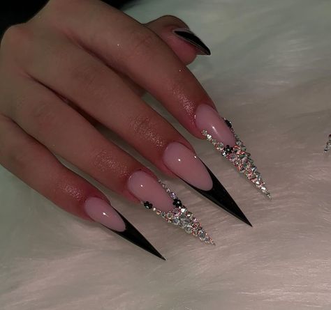 Acrylic Nails Stiletto, Fye Nails, Long Acrylic Nail, Sassy Nails, Long Acrylic Nail Designs, Hard Nails, Girly Acrylic, Nails Stiletto, Colored Acrylic Nails