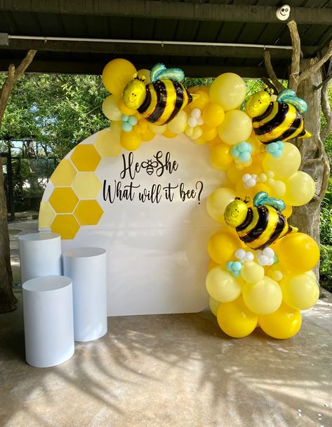 Balloons | Gender Reveal Miami Bee Themed Gender Reveal, Bee Baby Shower Decoration, Bee Party Decorations, Bee Balloon, Bee Baby Shower Invitations, Bee Gender Reveal, Gender Reveal Party Theme, Gender Reveal Themes, Bee Baby Shower Theme