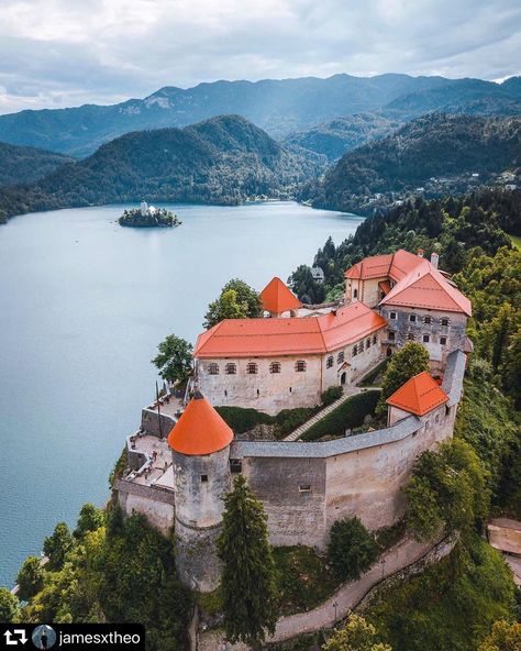 Bled Castle, Scifi City, Bled Slovenia, European Castles, Lake Bled, Beautiful Castles, 11th Century, Architecture Exterior, Beautiful Places To Travel