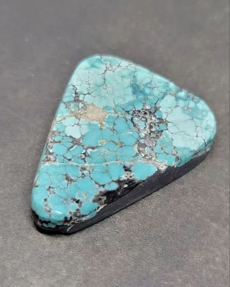 Hubei Turquoise Cabochon Backed $15 Comment me, mine, m, etc. To claim $5 shipping to 🇺🇸 $19 shipping to everywhere else Combined shipping on multiple purchases offered. 😁 . . . #turquoise #variscite #lapidary #jewelry #Nevadavariscite #silversmith #cabochon #cabs #gemstones #geology #jewelrydesign #turquoiseforsale #cabsforsale #cabsale #hubei #royston #number8mine #7d #desertbloom #rocks #angelwing #saguaro #Aloe #Masonspass #sevendwarfs #art #turquoiseforsale Lapidary Jewelry, Hubei Turquoise, Seven Dwarfs, Geology, Jewelry Design, Turquoise, Gemstones, Quick Saves, Art