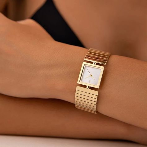 Golden Watch Women, Unique Watches Women, Classic Watch Women, Golden Watch, Silver Watches Women, Vintage Watches Women, Gold Watches Women, Womens Watches Luxury, Watches Unique