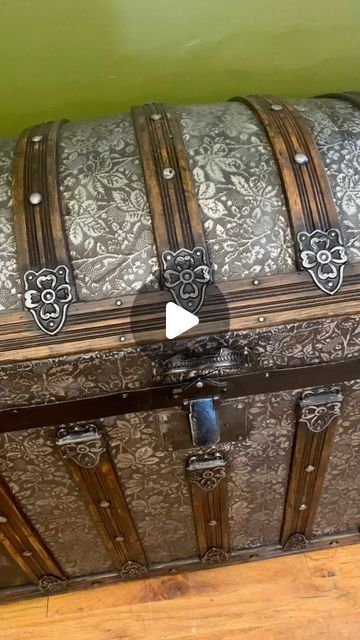 Antique Trunk Makeover, Steamer Trunk Makeover, Antique Trunk Restoration, Trunk Makeover, Trunks For Sale, Antique Steamer Trunk, Painted Trunk, Antique Trunk, Vintage Trunks