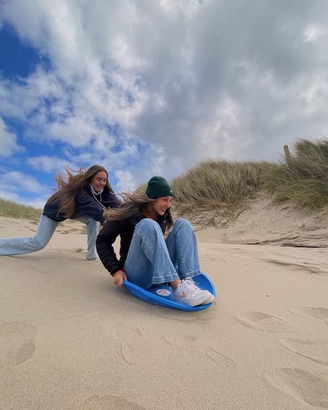 Seaside Oregon Outfit, Oregon Coast Aesthetic Outfit, Oregon Coast Outfit, Oregon Coast Aesthetic, Oregon Outfits, Aesthetic Best Friends, Oregon Aesthetic, Coast Outfit, Seaside Oregon