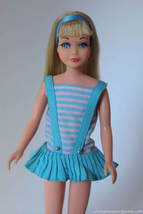 A guide to vintage Skipper dolls # 1 - Everything about Barbie's Little Sister - Skipper Doll Website (Barbie's little sister) Rare Hair Colors, Platter Party, Body Markings, Skipper Barbie, Japanese Sun, Lifeguard Chair, Ballet Lessons, Barbie Room, Barbie Sisters