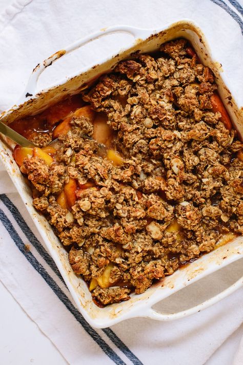 Gluten-Free Peach Crisp Recipe - Cookie and Kate Gluten Free Peach Crisp, Healthy Peach Crisp, Peach Crisp Recipe, Cookie And Kate, Peach Crumble, Peach Crisp, Fruit Crisp, Summer Dessert Recipes, Gf Desserts