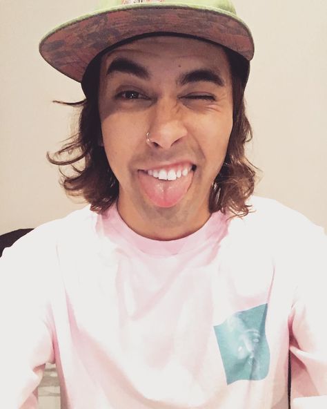 Vic Fuentes ~ ahh I love him! Vic Ptv, Tony Perry, Sam Wilson, Kellin Quinn, Sleeping With Sirens, Pierce The Veil, Emo Bands, Band Stuff, The Veil