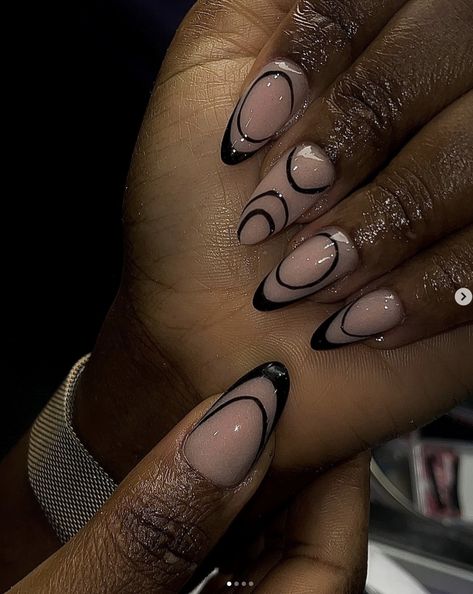 Nail Design Short Nails, Design Short Nails, Round Nails, Black Nails, Short Nails, Nail Design, Nail Designs, Bubbles, Nails