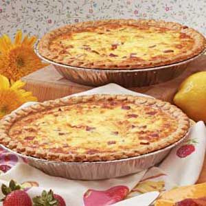 Ham 'n' Cheese Quiche- next time I make this I will cut down a 1/2 cup on the half and half Quiche Ham, Cheese Quiche Recipe, Ham And Cheese Quiche, Cheese Quiche, Breakfast Quiche, Quiche Recipe, Kuching, Quiche Recipes, Half And Half