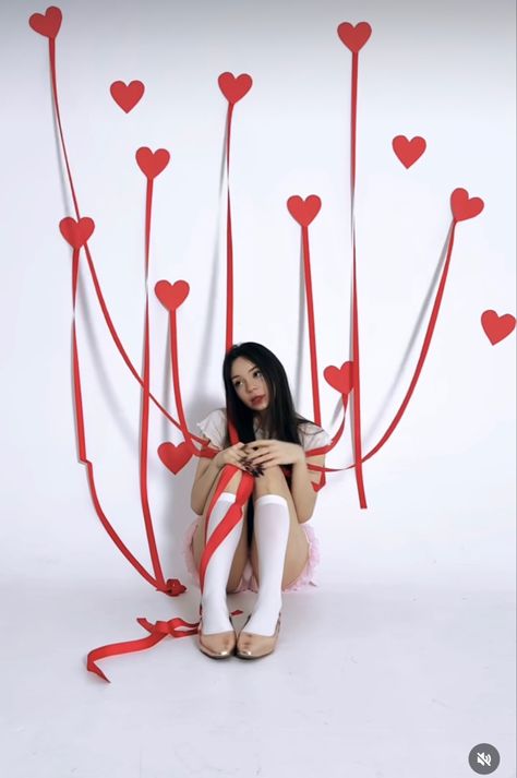 Candy Photoshoot, Photo Course, Valentine Photo Shoot, Friends Funny Moments, Self Portrait Poses, Creative Portrait Photography, Friend Poses Photography, Valentine Photo, Photoshoot Concept