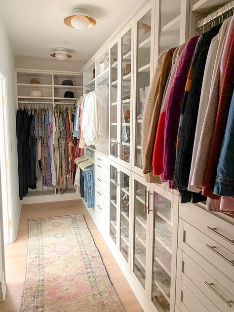 https://cupcakesandcashmere.com/.image/c_limit%2Ccs_srgb%2Cq_auto:good%2Cw_1240/MTc1NDk4NjY3Mzg0MzgyNTgz/img_0011.webp Master Closet Design, Closet Addition, Closet Planning, Organized Closet, Dream Closet Design, Closet Design Layout, Closet Tour, Closet Renovation, Park House