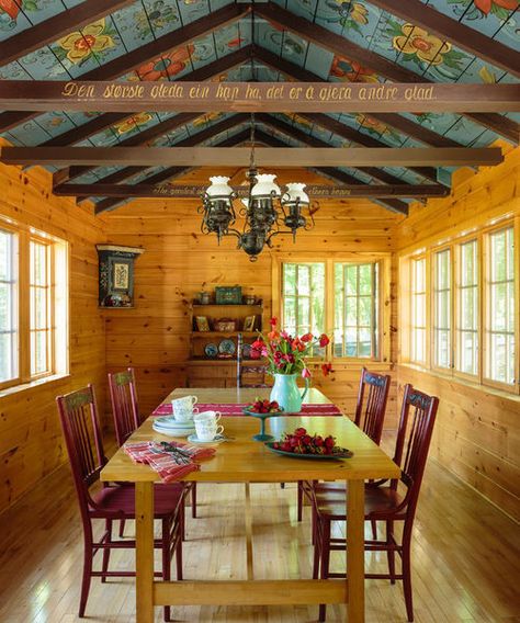 Farmhouse Style Dining Room, Scandinavian Cottage, Swedish Cottage, Rustic Exterior, Farmhouse Remodel, Cottage Style Homes, Cottage Interior, Camp Ideas, Chic Farmhouse