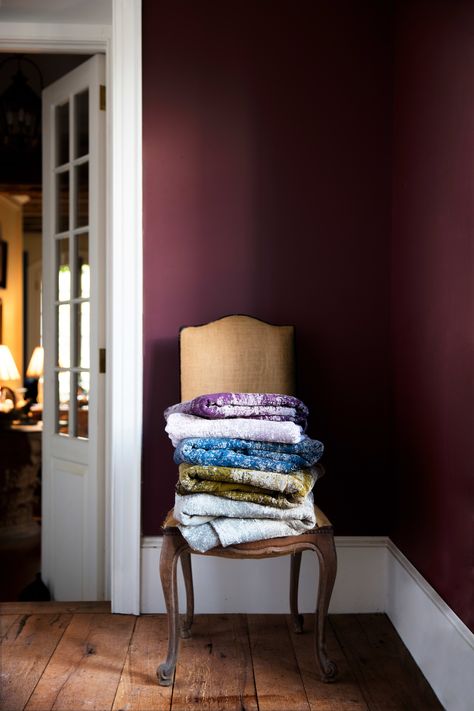 Red Mahogany Eggplant Paint Color, Burgundy Paint Colors, Burgundy Bedroom, Burgundy Walls, Purple Paint Colors, Burgundy Paint, Room Looks, Apartment Decoration, Purple Paint