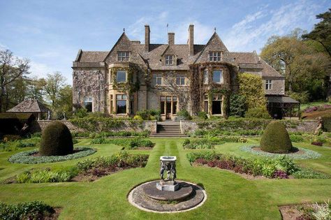 David Beckham's country house in England Lots Of Plants, Green Grass, Front Yard, Lush, Yard, Plants, Green