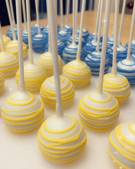 Yellow Cake Pops, Gender Reveal Food, Blue Cake Pops, Yellow Desserts, Sun Cake, Lemon Themed Bridal Shower, Italian Party, Baby Shower Cake Pops, Sunshine Baby Showers