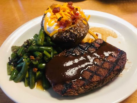 Steak 🥩 & potato 🥔 dinner @ Texas Roadhouse in Rockwall Steak Potatoes, Potato Dinner, Texas Roadhouse, Dinner Meals, Potato, Steak, Texas, Meat