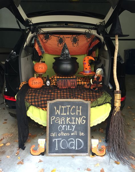 Witches hang out. Trunk or treat. Trunk Or Treat Decorating Ideas, Halloween Car Decorations, Trunker Treat Ideas, Trunk Or Treat Ideas, Halloween Camping, Pumpkin Uses, Happy Halloween Witches, Halloween Cake, Treat Ideas