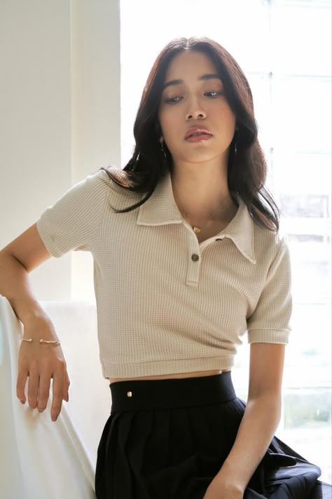 Polo Top Outfit Women, Cute Polo Shirt Outfits, Collard Shirt Outfits, Polo Shirt Outfit Women's, Spring Business Casual Outfits, Polo Shirt Outfits, Collard Shirt, Polo Outfit, Work Chic