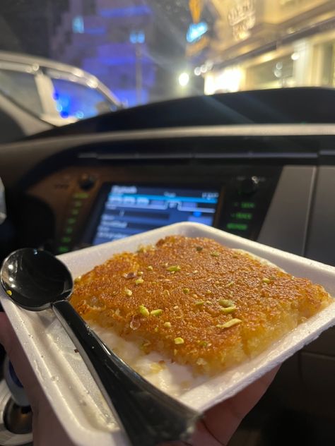 Yalla knafeh 🤍 you must eat this dessert if you’re in Arabic country especially here in Jordan 🤤🧡 Nm nm nm so yummy , especially in night drives in Amman streets 😌😋 Amman Night Drive, Amman Jordan Night, Snap Food Home, Baklava Aesthetic, Fake Photo Morning, Lunch Photos, Jordan Country, Morning Drive, Coffee Lab