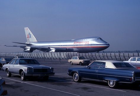 LAX 6 November 1976 | An American Airlines Boeing 747 turnin… | Flickr Jets Privés De Luxe, Jet Privé, American Air, Aviation World, National Airlines, Cargo Aircraft, Flight Attendant Life, Boeing Aircraft, Passenger Aircraft