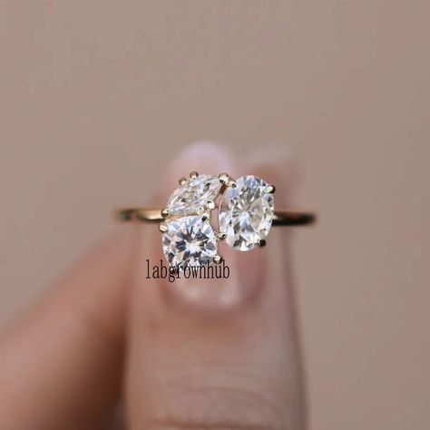 Past Present Future Ring, Family Ring, Oval Moissanite Ring, Moissanite Engagement Ring Oval, Oval Moissanite, Cvd Diamond, Moissanite Wedding Rings, Engagement Rings Oval, Stone Engagement Rings