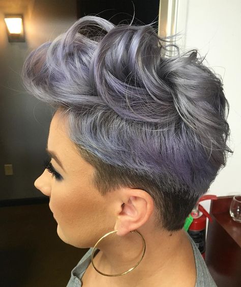 pastel+purple+pixie Purple Pixie Cut, Pastel Purple Hair, Purple Pixie, Ombre Bob, Short Ombre Hair, Neon Hair, Hair Color Pastel, Lavender Hair, Sassy Hair