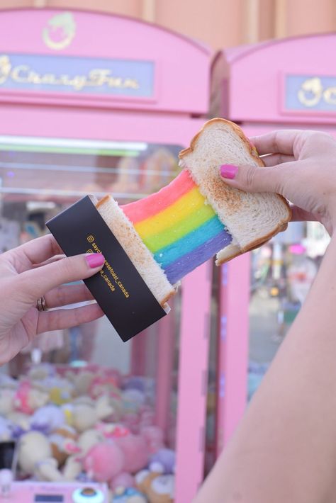 Korean Dessert Cafe, Instagrammable Food, Rainbow Grilled Cheese, Instagrammable Restaurants, Rainbow Desserts, Dessert Cafe, Dessert Restaurants, Korean Dessert, Most Instagrammable Places