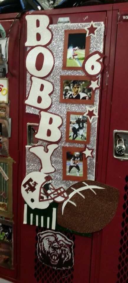 Football locker decoration Sports Locker Decorations, Football Locker Signs, Basketball Locker Decorations, Locker Room Decorations, Football Locker Decorations, Locker Decorations Diy, Soccer Locker, Senior Night Football, Volleyball Locker