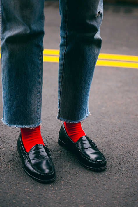 Loafers With Colored Socks, Trending Color Aesthetic, Weejuns Outfit Women, Black Loafers Outfit, Socks And Loafers, Color Palette Inspiration, Printed Blouses, Red Socks, French Girl Chic