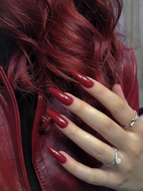 Red Stilleto French Tip, Red Stilletos Nails, Sharp Red Nails, Pointy Red Nails, Candy Red Nails, Dark Red Stiletto Nails, Lip Gloss Nails, Texture Nails, Short French Tips