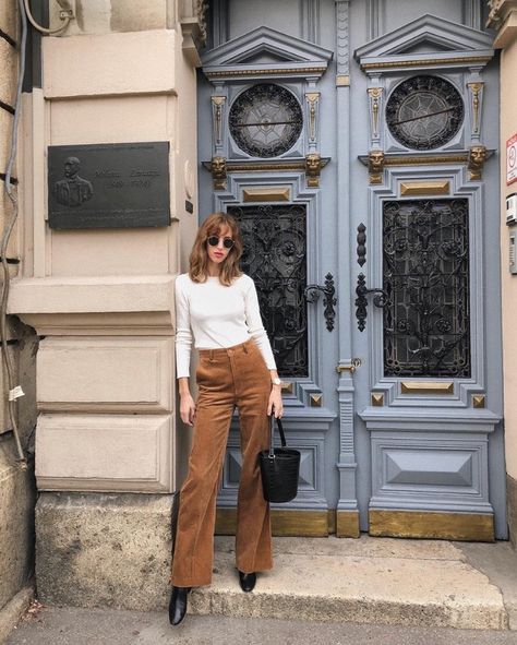 brown wide-leg pants // @ines.heli Brown Wide Leg Pants Outfit, Fall Italy Outfits, Brown Pants Outfit, Corduroy Pants Outfit, Wide Leg Pants Outfit, Pants Outfit Fall, Winter Pants Outfit, French Girl Style, Italy Outfits