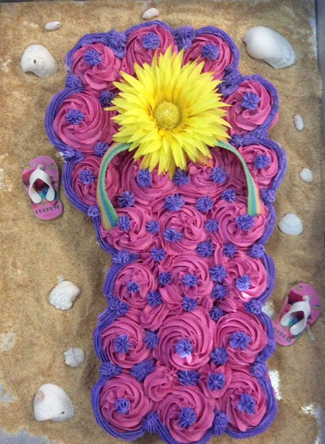 Flip Flop Cupcake Cake, Flip Flop Cupcakes, Flip Flop Party Ideas, Flip Flop Cake Ideas, Flip Flop Cake, Flip Flop Cakes, Pull Aparts, 19 Birthday, Hawaiian Cake