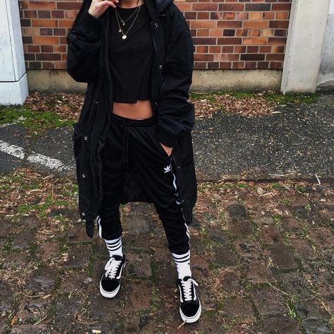 Sweatpants Outfits, White Tube, Skandinavian Fashion, Adidas Joggers, Tomboy Outfits, Tomboy Style Outfits, Chill Outfits, Looks Street Style, Tube Socks