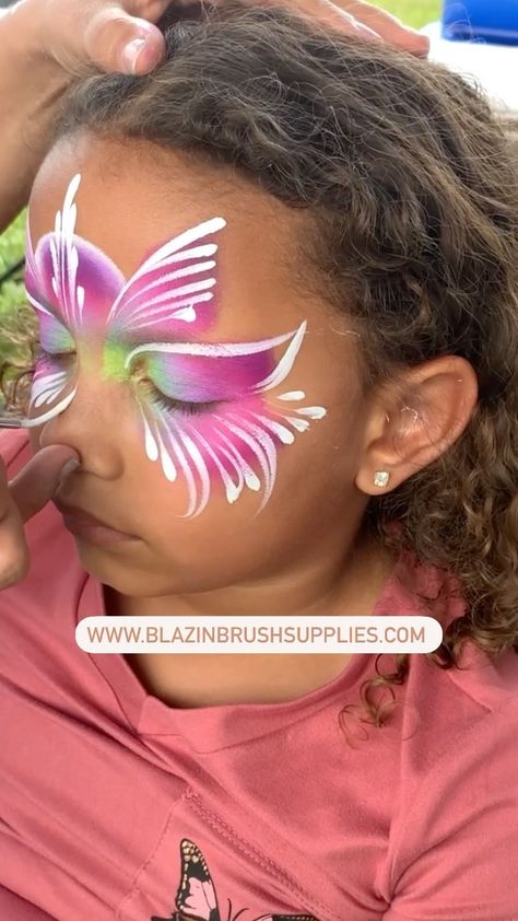 blazinbrush on Instagram: Script liner 3 XL - BlazinBrush 💜🖌 This brushes has the bristles extra long, that’s why you you can get a great flow💜🖌 🖌online shop link in… Line Buster Face Paint, Paint Makeup, Face Paint Makeup, Face Paintings, Liner Brush, Face Painting Designs, Painting Designs, Face Painting, Extra Long