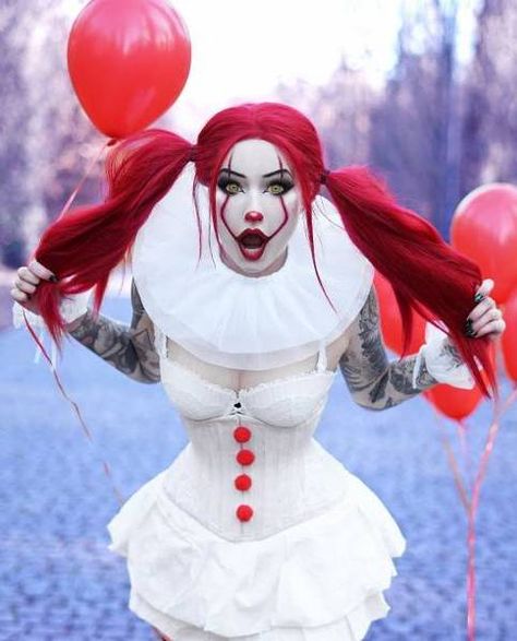 Halloween Parejas, Pennywise The Clown, Halloween Photography, Photos Of Eyes, Scary Clowns, Creepy Clown, A Clown, Halloween Photoshoot, Fantasias Halloween