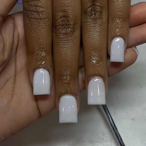 Acrylic Nails Short Square, Acrylic Nails Short, Maquillage On Fleek, Nails Short Square, Diy Acrylic Nails, White Acrylic Nails, Short Square Acrylic Nails, Pearl Nails, Long Square Acrylic Nails