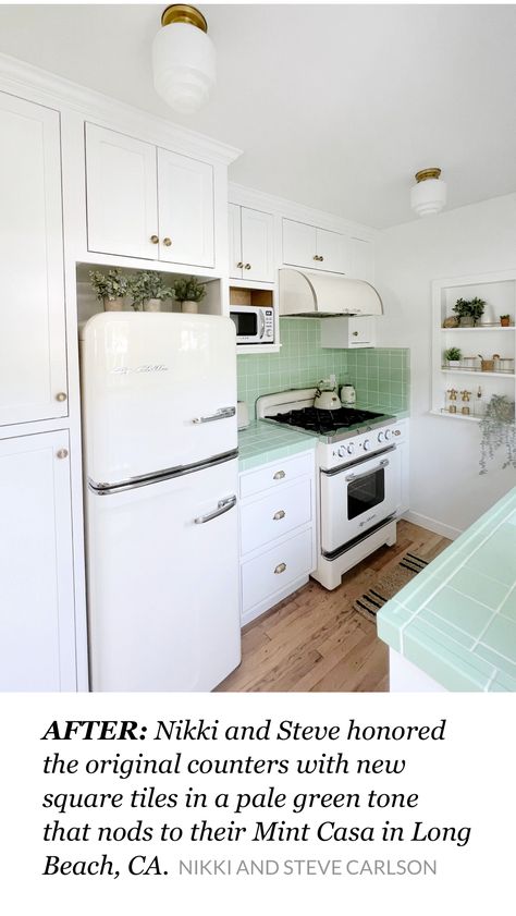 Vintage Kitchen Ideas 1950s, 1940s Kitchen Remodel, White Retro Kitchen, 1950 Kitchen, Green Countertops, Mint Kitchen, 1940s Kitchen, 50s Kitchen, Bicep Workout