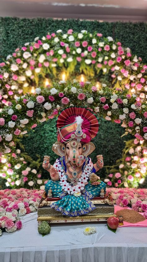 Ganpati Bappa Morya Door Flower Decoration, Flower Decoration For Ganpati, Ganpati Decoration Theme, Ganesh Chaturthi Decoration, Ganpati Bappa Wallpapers, Decent Wallpapers, Ganpati Bappa Morya, Ganpati Decoration At Home, Ganapati Decoration